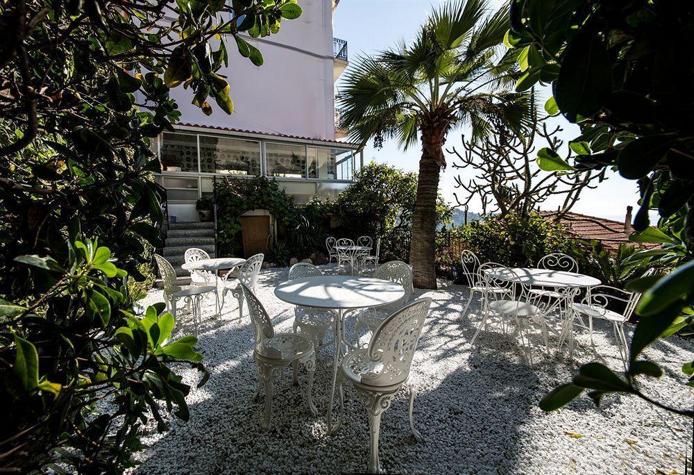 Hotel De Charme Regency Roquebrune-Cap-Martin Exteriör bild