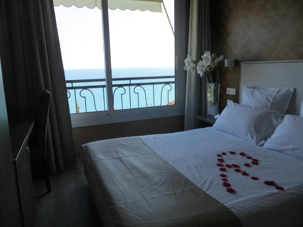 Hotel De Charme Regency Roquebrune-Cap-Martin Exteriör bild